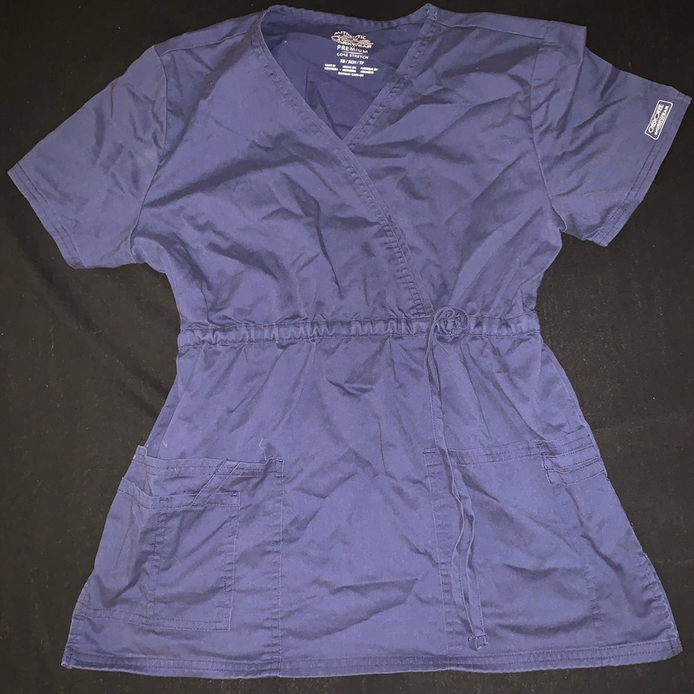 Scrub top